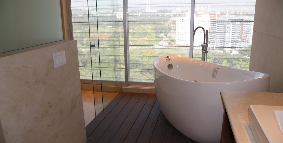 Dusjvegg på bad 1200x607